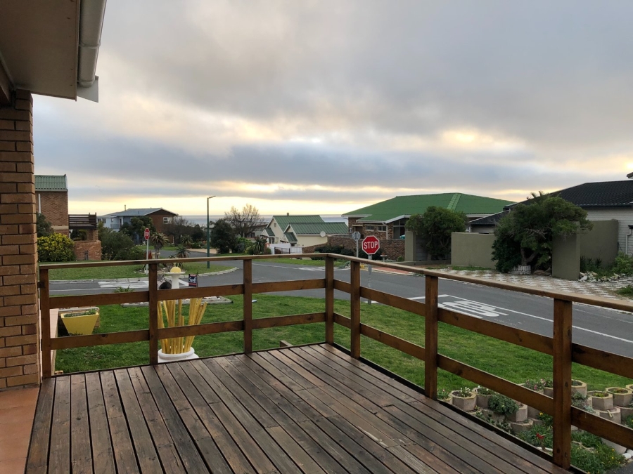 3 Bedroom Property for Sale in Perlemoenbaai Western Cape